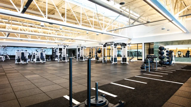 Equinox_ClubPage_Spaces_DT_BloomfieldHills_3200x2133_____1