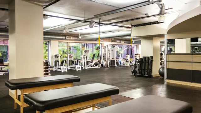 Equinox_ClubPage_Spaces_DT_TheLoop_3200x2133_____5